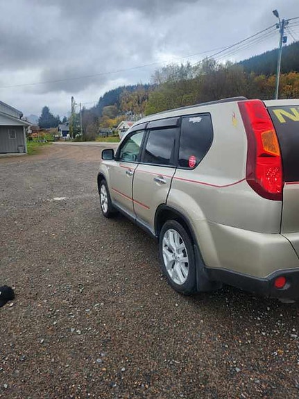 Nissan X-Trail 3 of 11