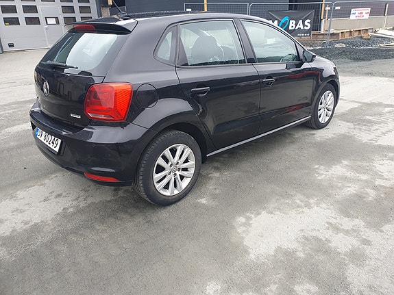 Volkswagen Polo 5 of 23
