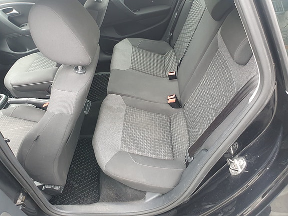 Volkswagen Polo 10 of 23