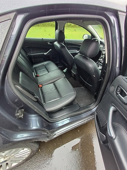 Ford Mondeo 9 of 13