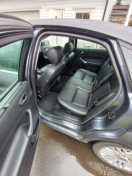 Ford Mondeo 10 of 13