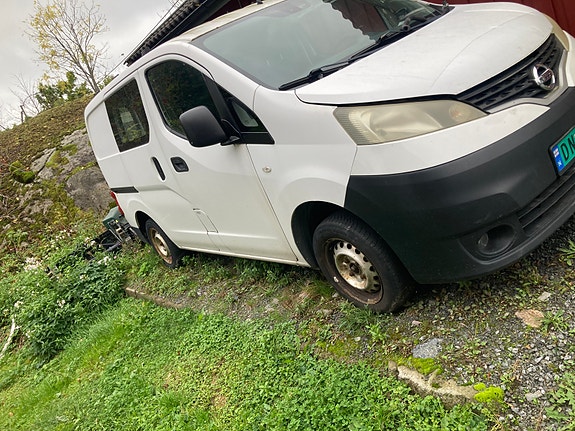 Nissan NV200 6 of 8