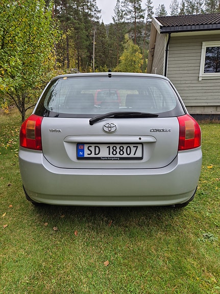 Toyota Corolla 6 of 12