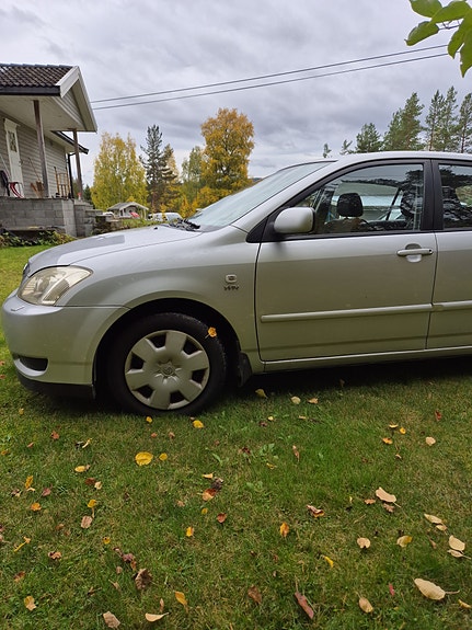 Toyota Corolla 3 of 12