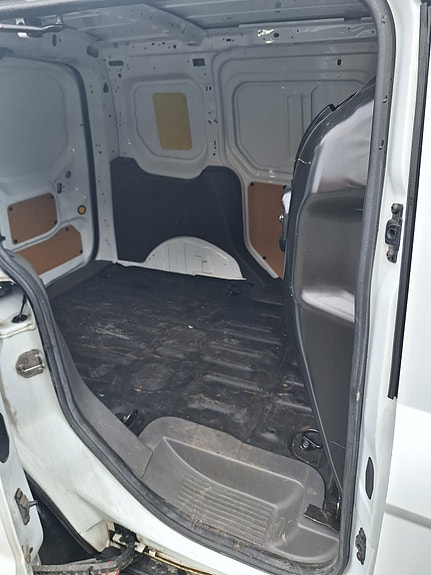 Ford Transit Connect 13 of 23