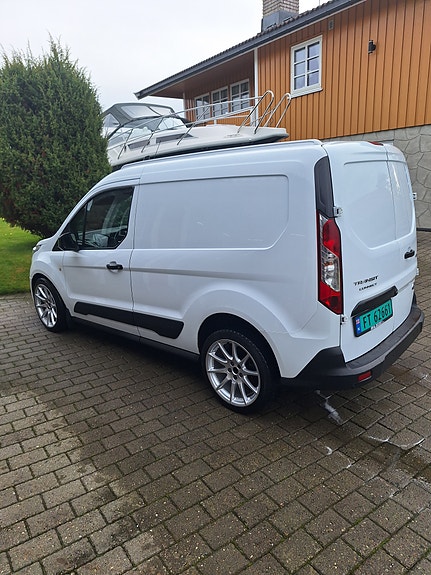 Ford Transit Connect 3 of 23