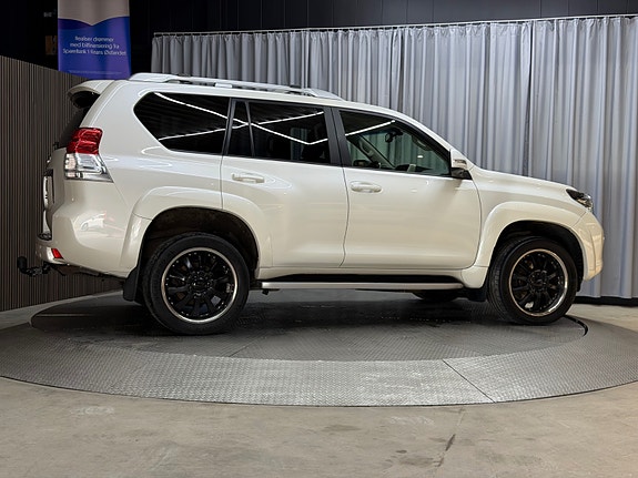 Toyota Land Cruiser 13 of 30