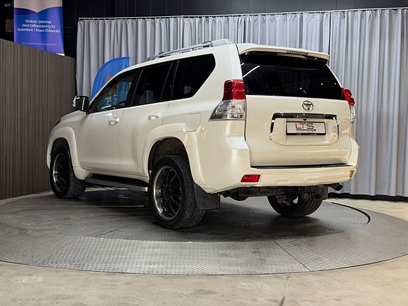 Toyota Land Cruiser 19 of 30