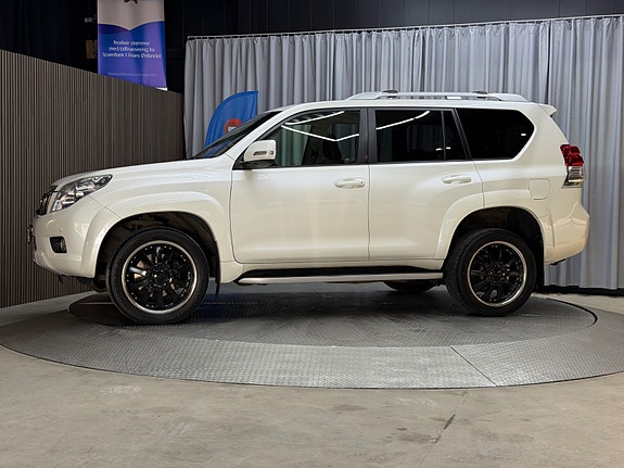 Toyota Land Cruiser 3 of 30