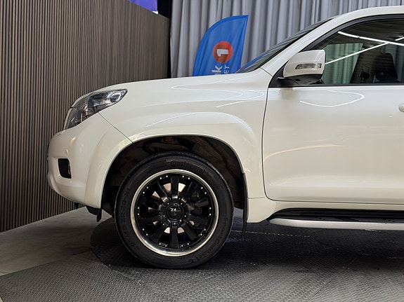 Toyota Land Cruiser 22 of 30