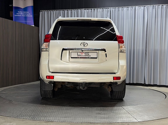 Toyota Land Cruiser 17 of 30