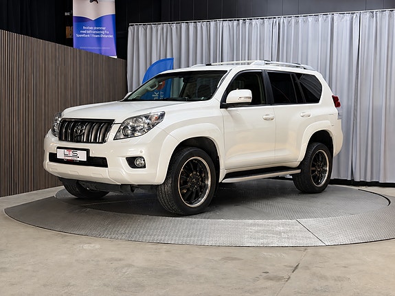 Toyota Land Cruiser 4 of 30