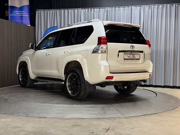 Toyota Land Cruiser 20 of 30