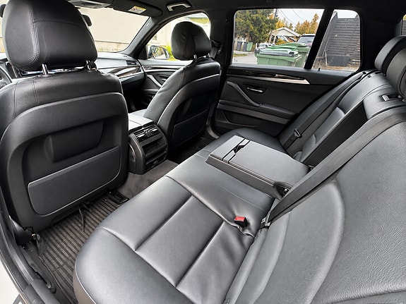 BMW 525d 11 of 17