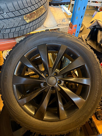 Audi e-tron 25 of 26