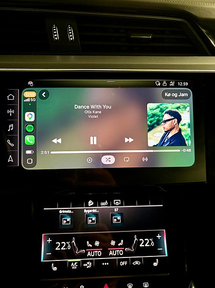 Audi e-tron 16 of 26