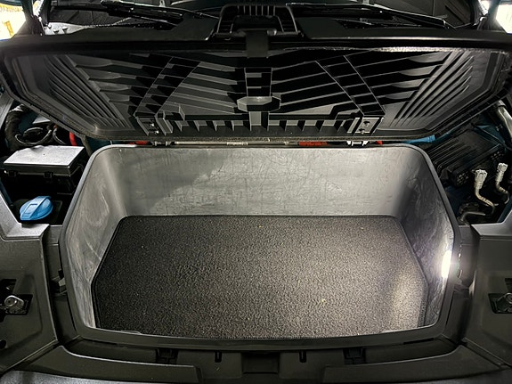 Audi e-tron 24 of 26