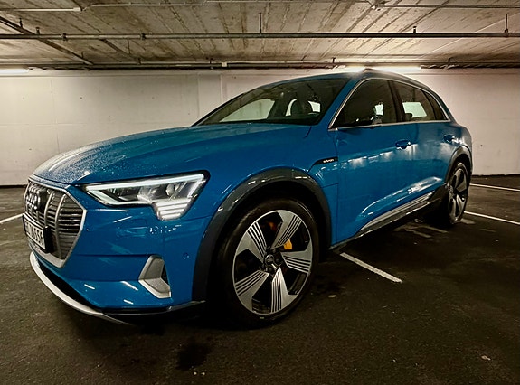 Audi e-tron 3 of 26