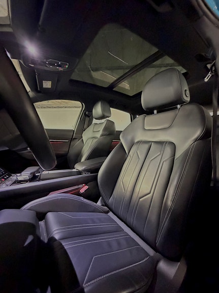 Audi e-tron 11 of 26