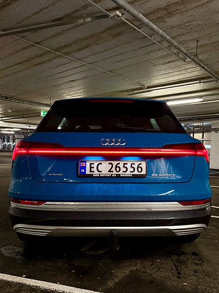 Audi e-tron 5 of 26