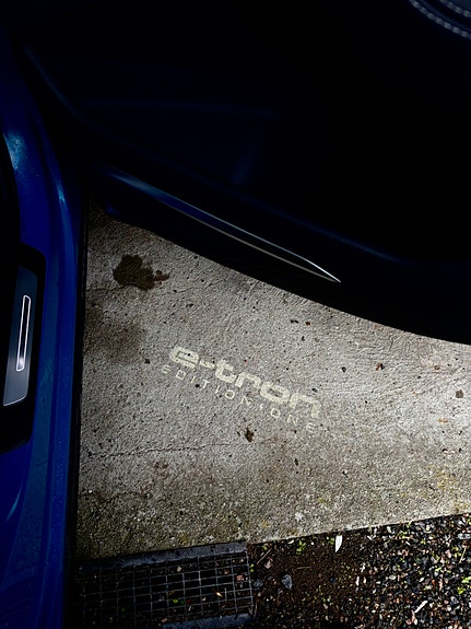 Audi e-tron 7 of 26