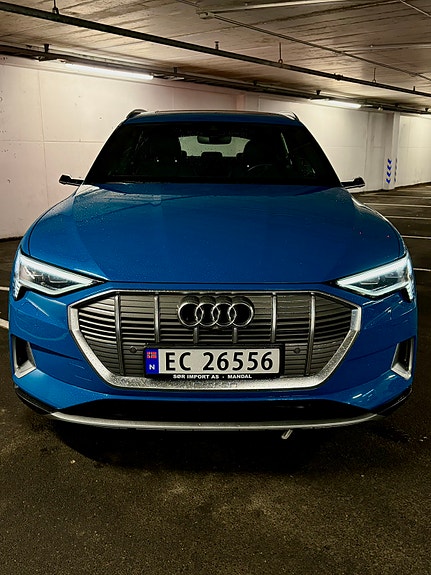 Audi e-tron 2 of 26