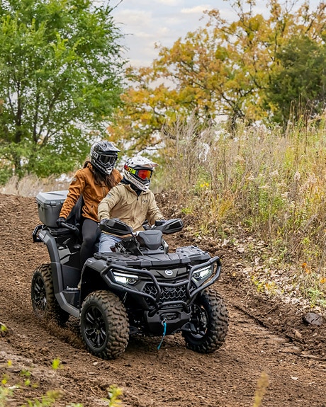 CFMOTO CFORCE 850 EPS BLACK EDITION 8 of 9