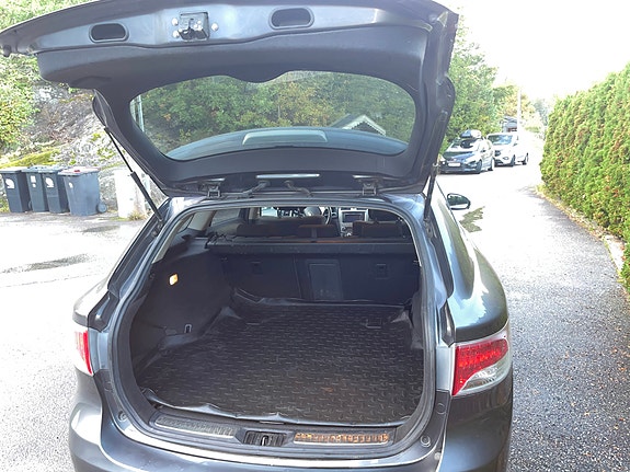 Toyota Avensis 5 of 5