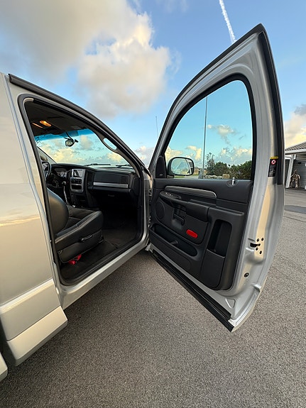 Dodge RAM SRT-10 11 of 20