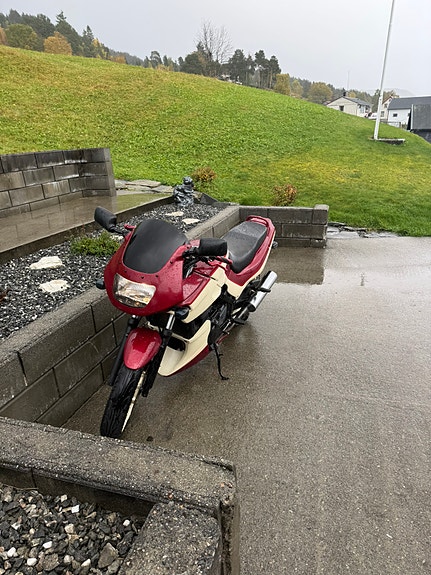 Kawasaki GPZ 500 6 of 7