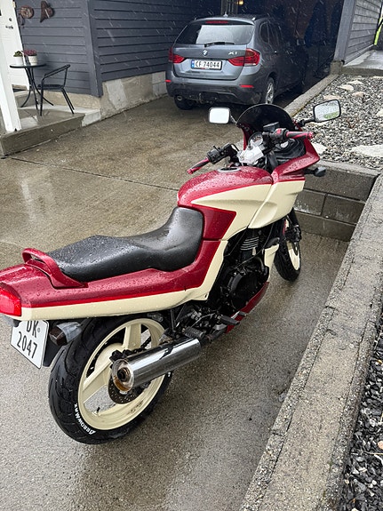 Kawasaki GPZ 500 3 of 7