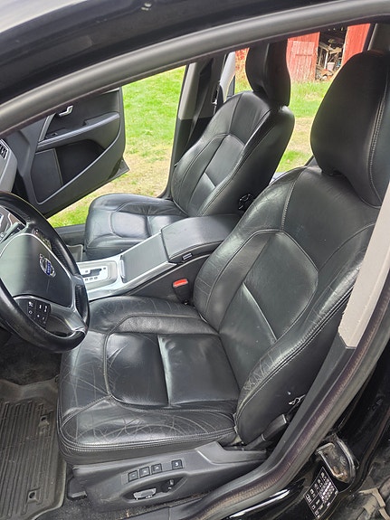 Volvo V70 11 of 15