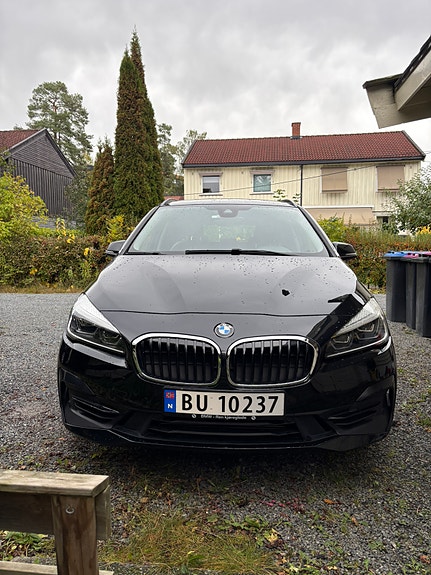 BMW 225xe 2 of 30
