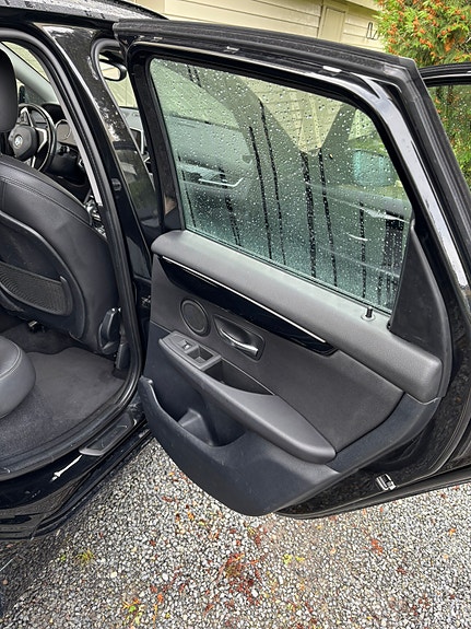 BMW 225xe 16 of 30