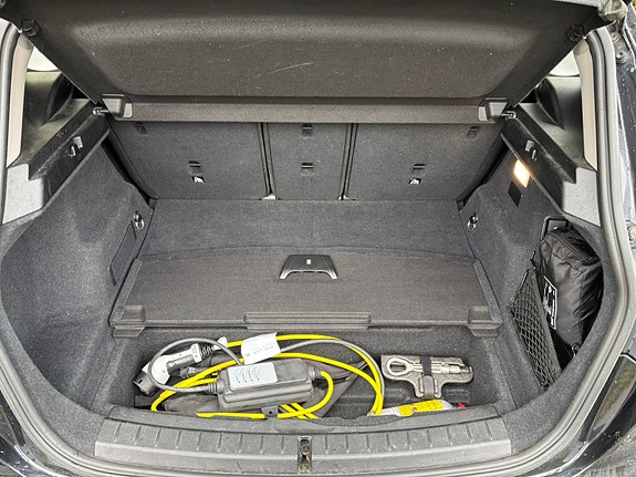 BMW 225xe 11 of 30