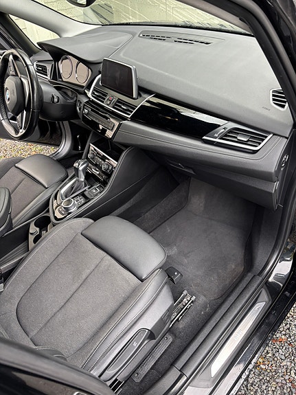 BMW 225xe 18 of 30