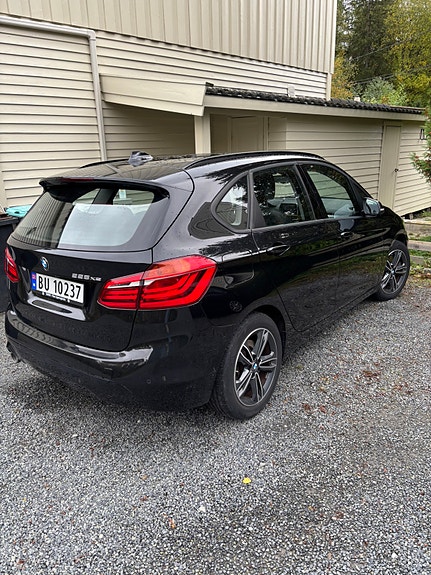 BMW 225xe 6 of 30