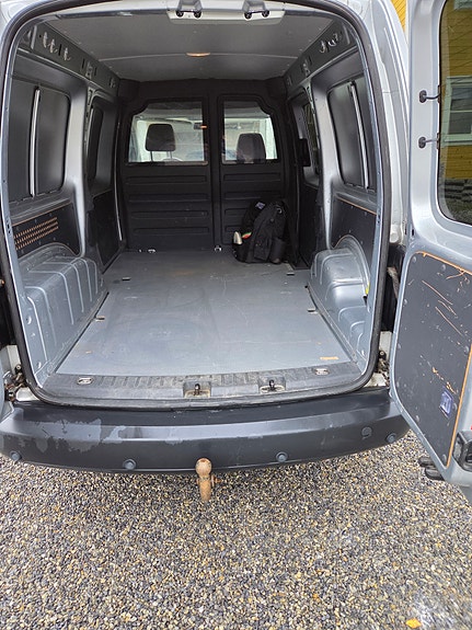Volkswagen Caddy Maxi 16 of 21