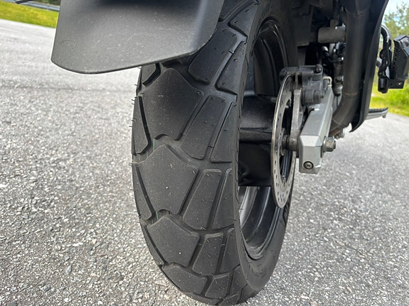 Suzuki DL 650 V-Strom 6 of 16