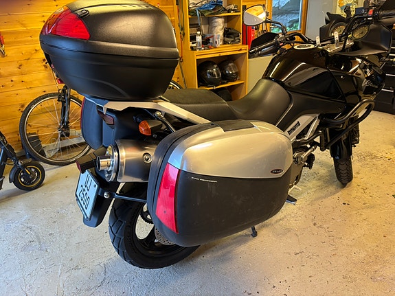 Suzuki DL 650 V-Strom 14 of 16