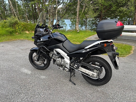 Suzuki DL 650 V-Strom 2 of 16