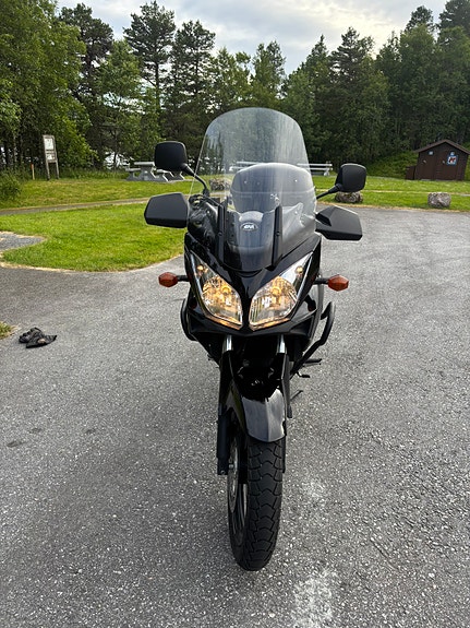 Suzuki DL 650 V-Strom 4 of 16