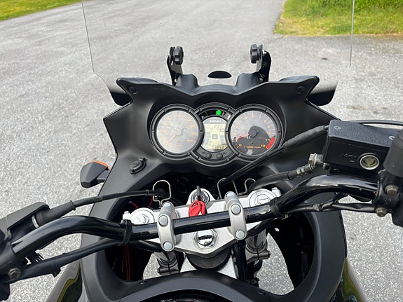 Suzuki DL 650 V-Strom 5 of 16