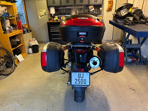 Suzuki DL 650 V-Strom 15 of 16