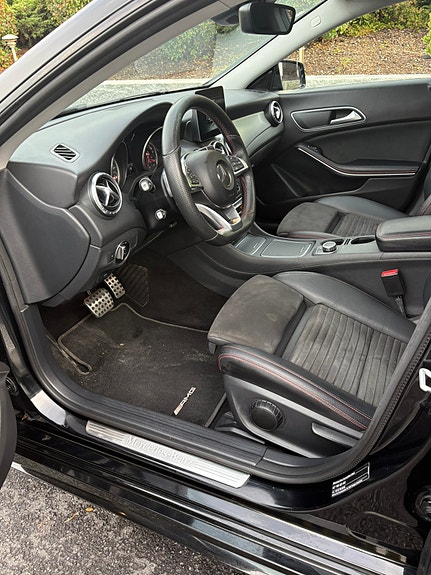 Mercedes-Benz CLA180 12 of 16