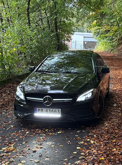 Mercedes-Benz CLA180 8 of 16