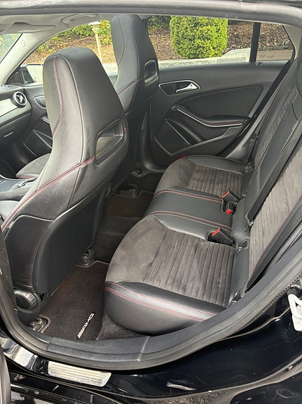 Mercedes-Benz CLA180 13 of 16