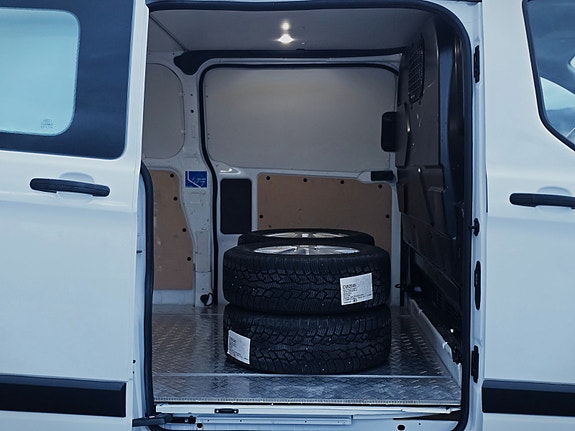Ford Transit Custom 14 of 30