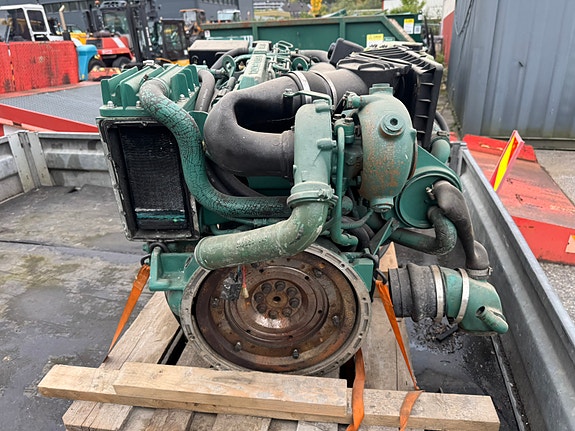 Volvo Penta kad44. 6 of 17