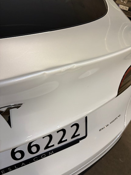 Tesla Model Y 18 of 19